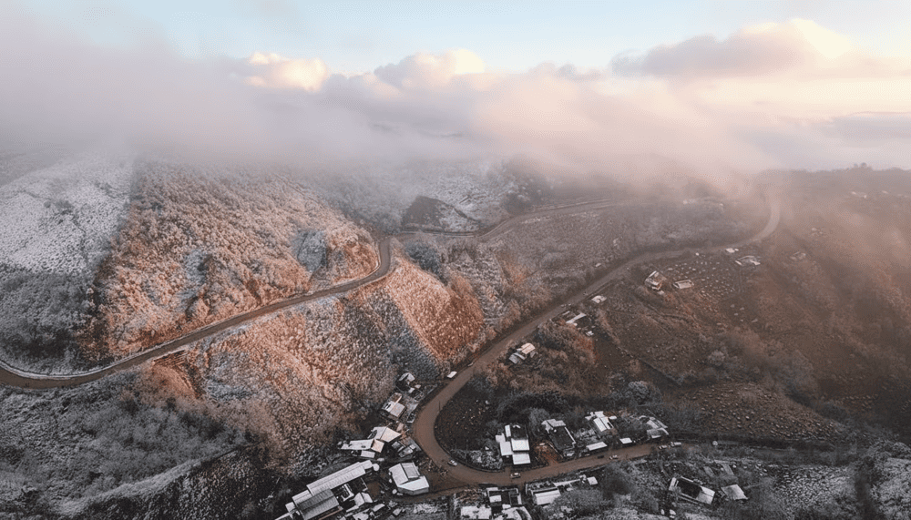 It is best experienced aboard a private vehicle with warm drinks for stops